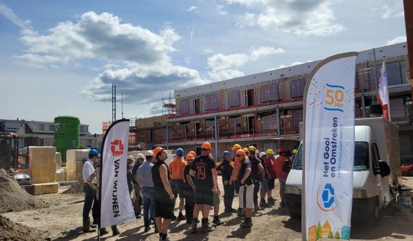 Viering hoogste punt De Ankerplaats (Muiden)