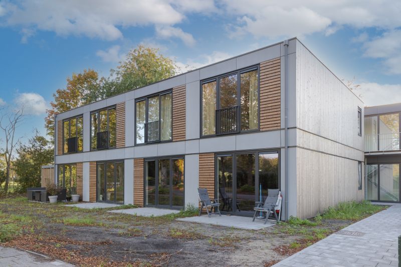 Geslaagd opleverfeest voor bewoners Tiny Houses 1